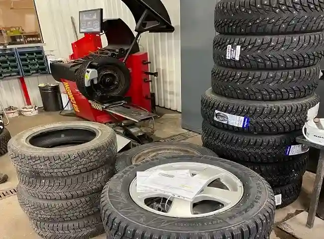 Vi utf&ouml;r d&auml;ckservice p&aring; alla typer av fordon